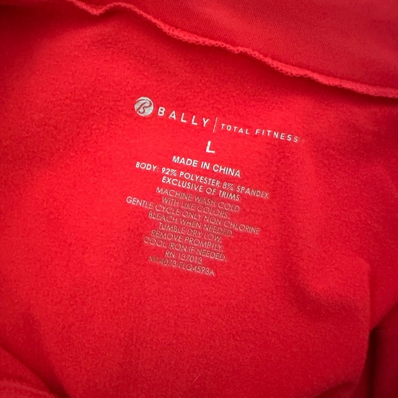 Bally Total Fitness Red Long Sleeve Pullover - Picture 8 of 8